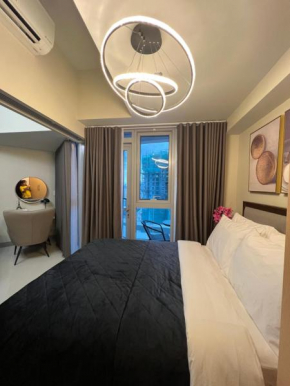 KL Cityscape modern apartment at Uptown BGC Taguig